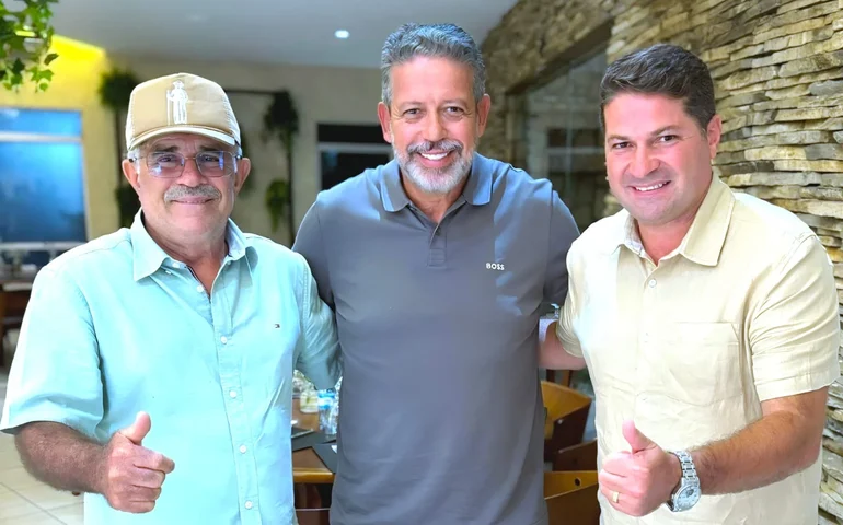 Arthur Lira avança no Agreste e recebe em Igaci o apoio do prefeito Petrúcio Barbosa e do ex-prefeito Toinho Barbosa
