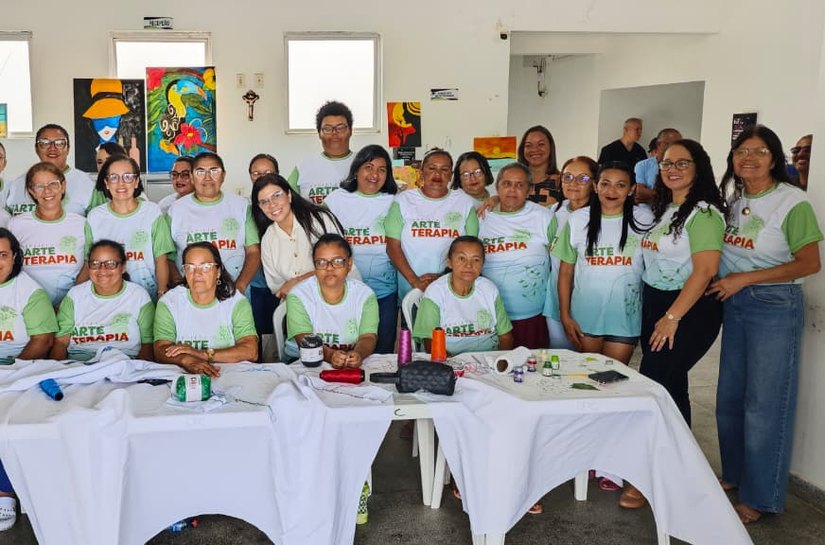Pacientes psiquiátricos de Santana do Mundaú curam suas dores na arteterapia