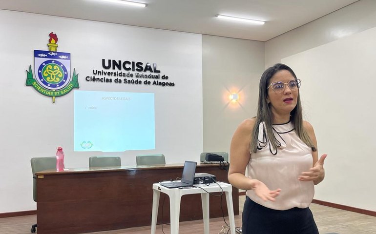 Uncisal lança seleção para assistente pedagógico e amplia equipe dos cursos da UAB