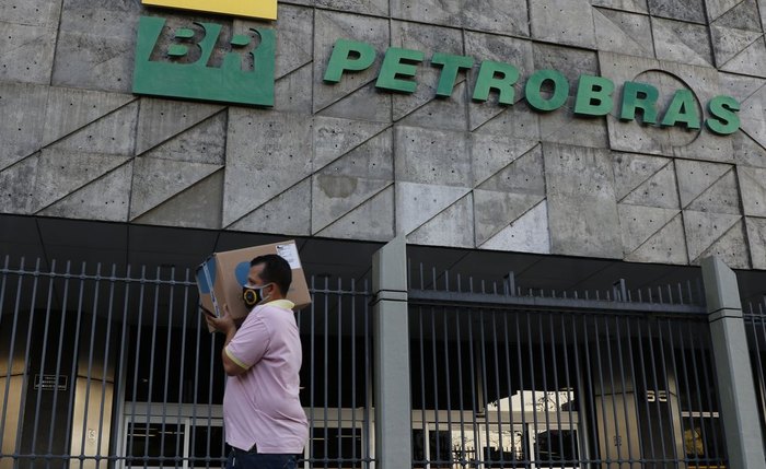 Petrobras é chamada de estatal problema pelo presidente Bolsonaro