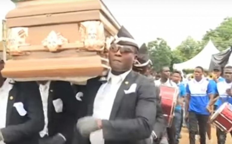 Entenda o ‘meme do caixão’, o mais novo viral da internet