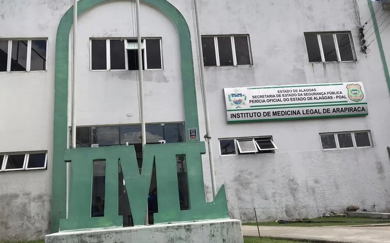 Um jovem morre e três ficam feridos em colisão entre duas motos em Estrela de Alagoas