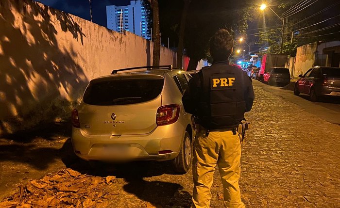 PRF fiscalizou 750 veículos e 1.044 pessoas PRF fiscalizou 750 veículos e 1.044 pessoas