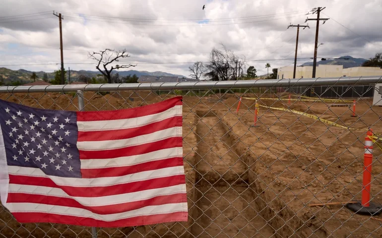 Após os incêndios florestais de Los Angeles, o clero ultrapassou as barreiras denominacionais e forjou novos laços.