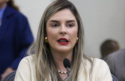 Sâmea Mascarenhas destaca aprovação do projeto de criação do Programa Passe Livre