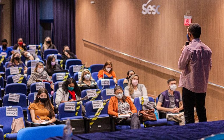 Prefeitura promove capacitação para servidores e cuidadores de pessoas com Autismo