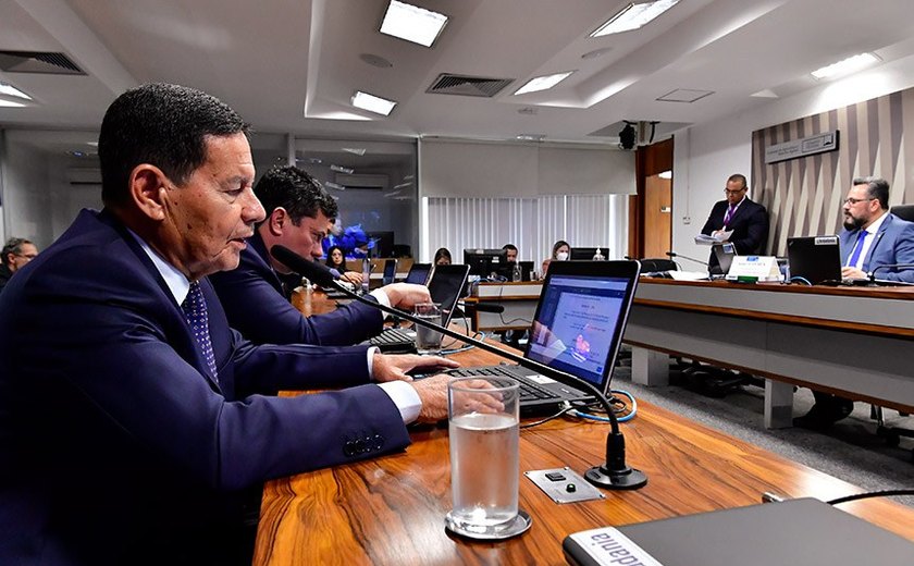 Adiada apreciação de projeto que favorece regularização fundiária na Amazônia
