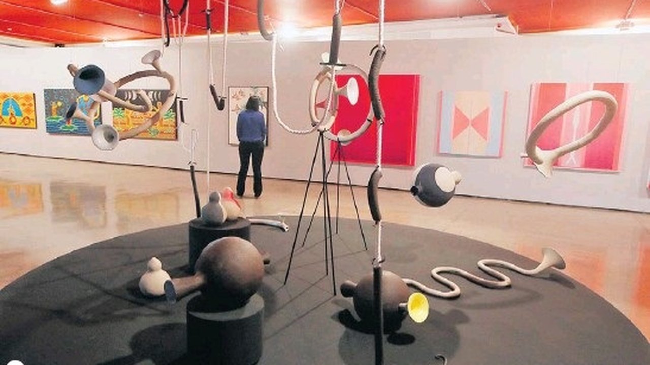 No Panorama do MAM, jovens artistas questionam herança do passado colonial