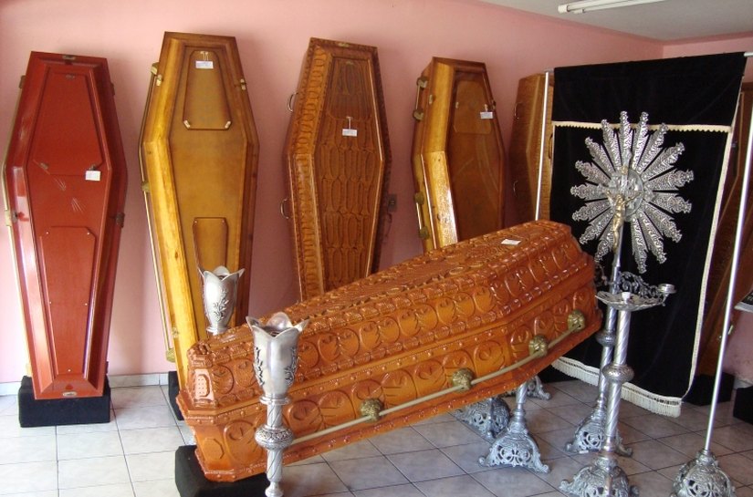 Visa de Maceió fiscaliza estabelecimentos funerários