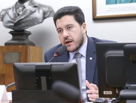 Comissão debate importância das rádios comunitárias para o comércio local