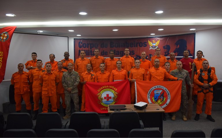 Corpo de Bombeiros forma 17 profissionais na 5ª edição do Curso de Resgate em Áreas Inundadas