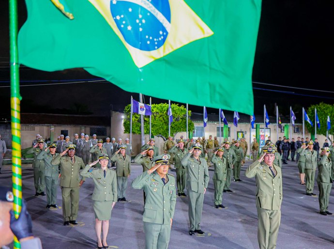 Polícia Militar de Alagoas celebra 194 anos com outorga de medalhas e promoções