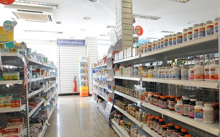 Citi reduz preço-alvo de RaiaDrogasil de R$ 28 para R$ 27 e mantém recomendação neutra