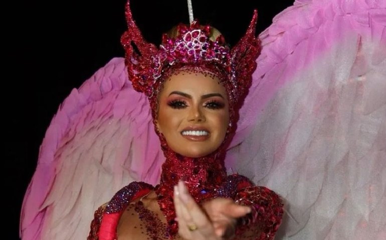 Rainha de bateria da Unidos de Padre Miguel revela que desistiu de perfil no OnlyFans: 'Não me arrependo'