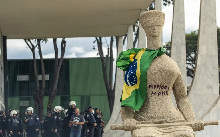 'Débora do Batom' recorre de decisão de Moraes que suspendeu a aplicação da Lei da Dosimetria