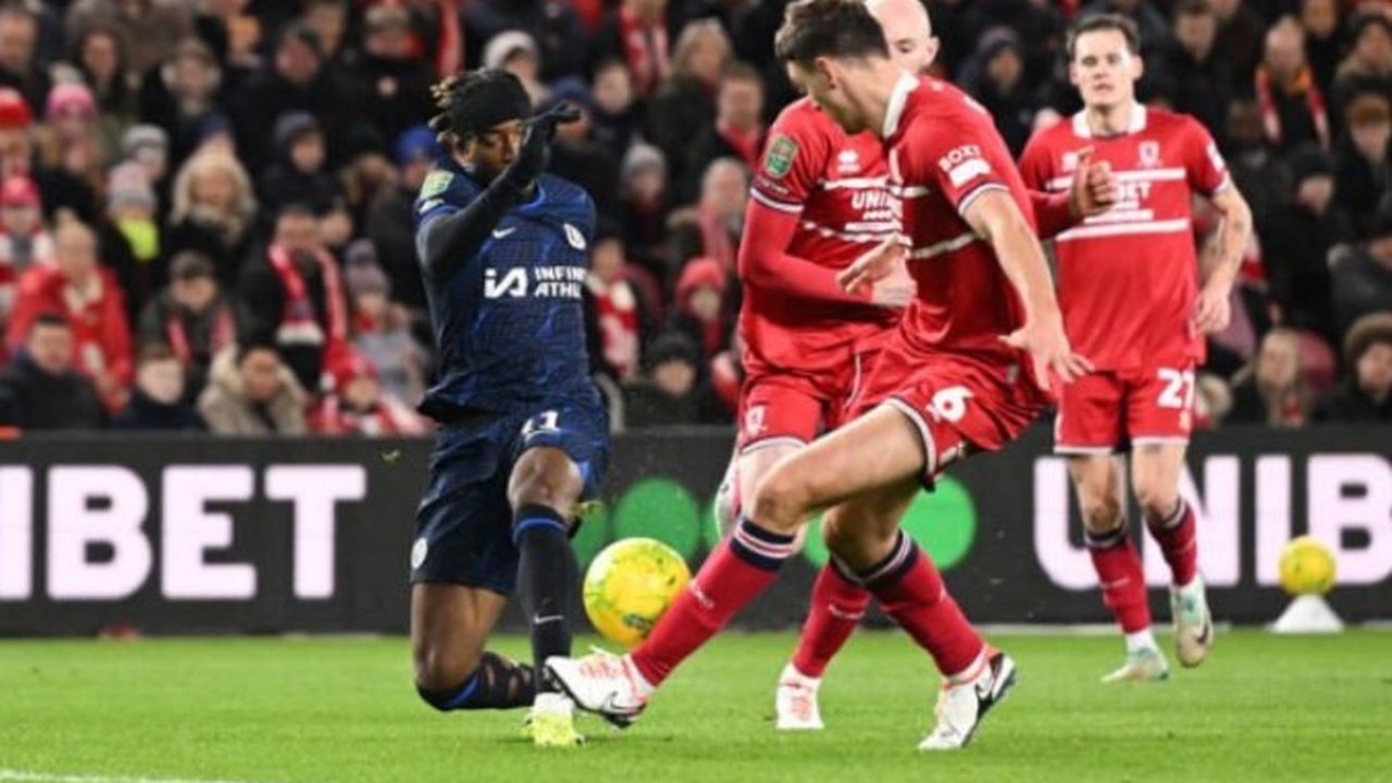 Chelsea perde para o Middlesbrough no primeiro jogo da semifinal da Copa da Liga Inglesa