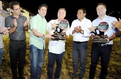 Em Palmeira, vaqueiros reconhecem luta de Renan em defesa da vaquejada