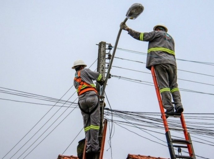 Arapiraca: prefeitura finaliza reparos na iluminação do residencial Brisa do Lago