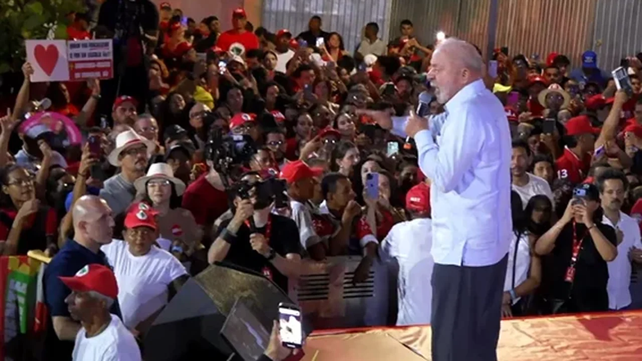 Lula diz que governo desarticulou esquema no INSS e cita ressarcimento a aposentados