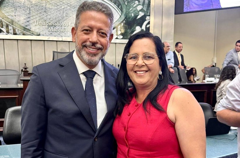 Edilza Alves prestigia homenagem da ALE a Arthur Lira, importante aliado de Lagoa da Canoa em Brasília