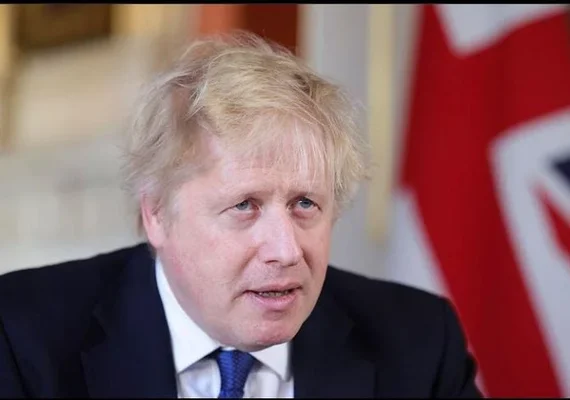 Pessoas que foram a festas de Boris Johnson no lockdown vão ser multadas