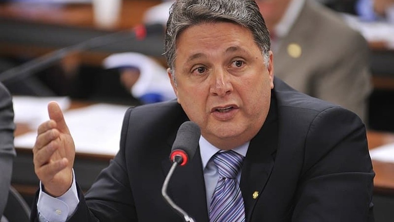 Garotinho volta a ficar inelegível horas após recuperar direitos políticos