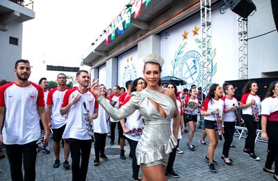 Wendy Tavares é destaque no lançamento do CD das Escolas de Samba da Liga em São Paulo