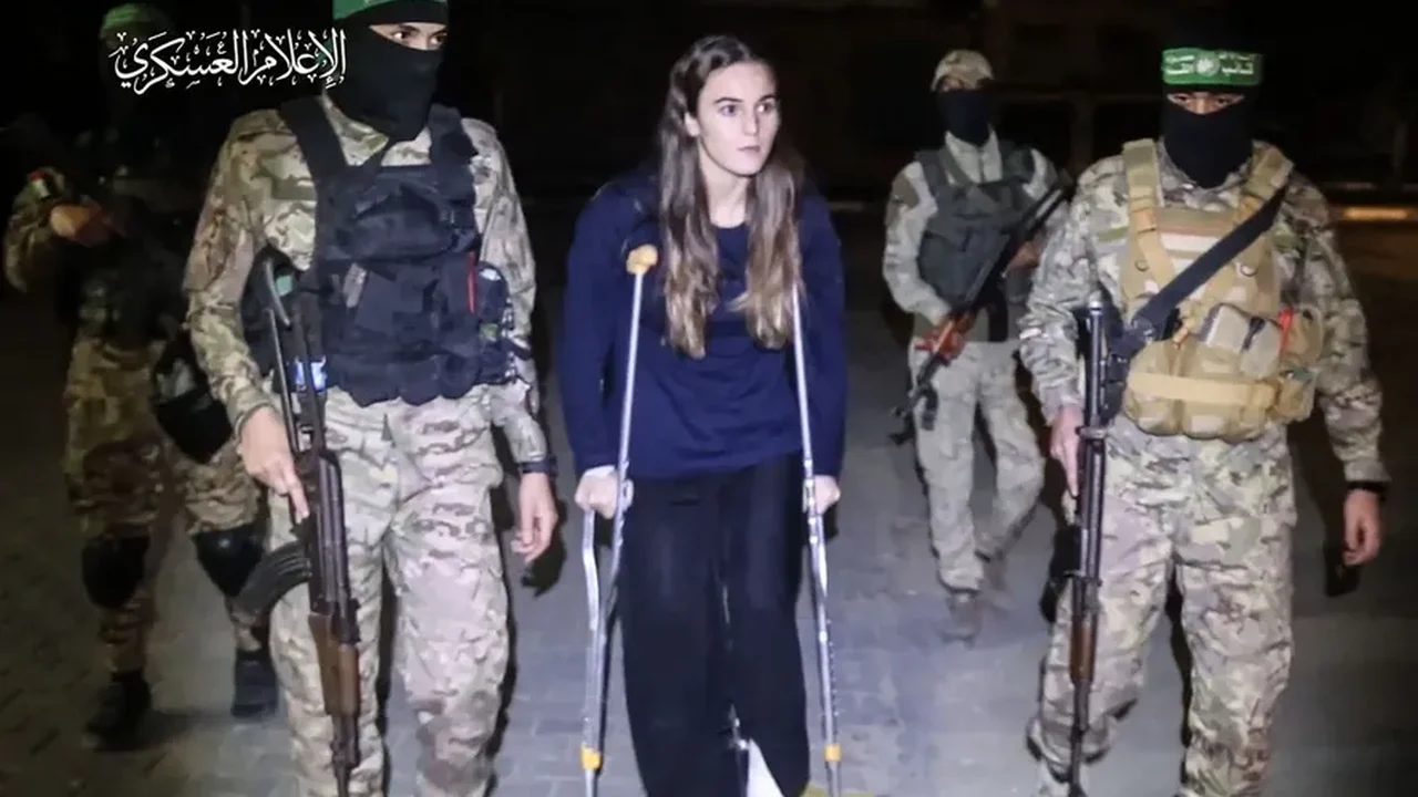 Refém libertada pelo Hamas ligou para o pai durante ataque ao festival Supernova: 'vou morrer'