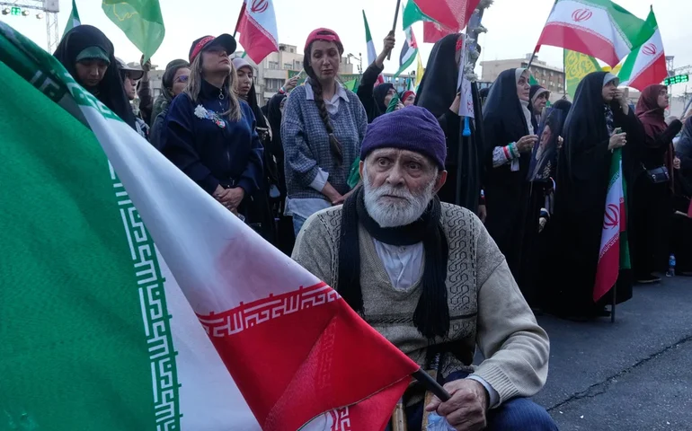 Moeda iraniana, o rial, atinge a mínima histórica em meio à fragilidade do cessar-fogo com os EUA e Israel.