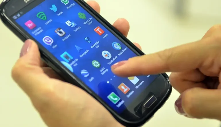 Desafios perigosos e crimes virtuais deixam crianças e adolescentes expostos a riscos na internet