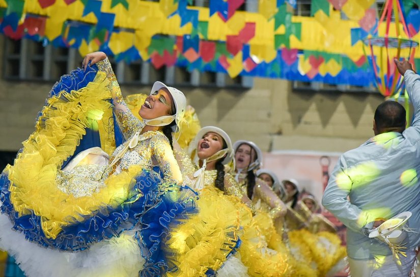 Festival de Quadrilhas Juninas une dança, teatro e literatura em espetáculo que resgata tradição sertaneja em Arapiraca