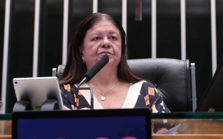 Comissão aprova prioridade de oferta de alimentos para mulheres vítimas de violência