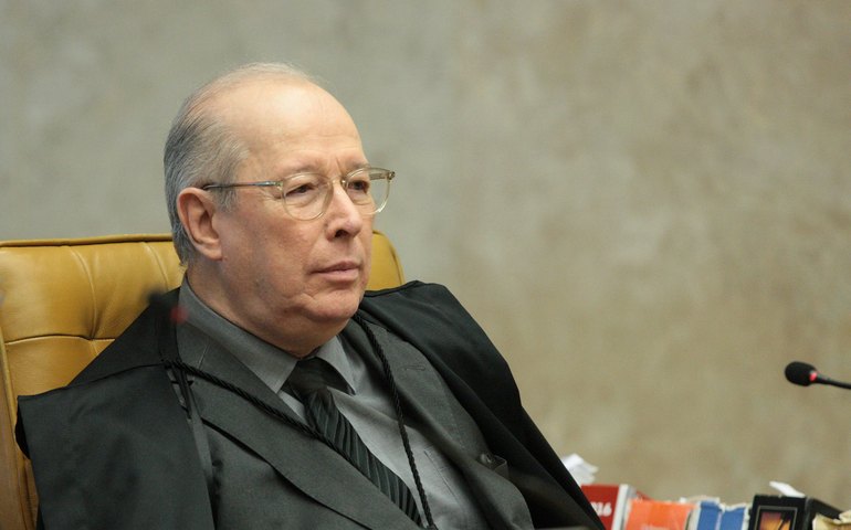 Celso retira do plenário virtual decisão sobre depoimento de Bolsonaro