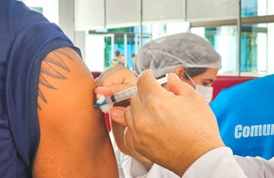 Imuniza Aqui já aplicou quase 2 mil doses de Influenza em público prioritário