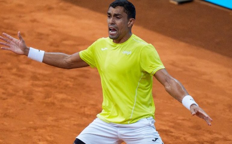 Monteiro fura quali e garante vaga na chave principal de Roma; Meligeni e Laura são eliminados