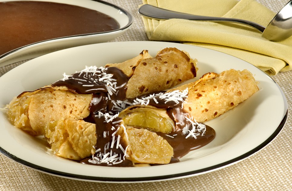 Panqueca de chocolate com abacaxi 