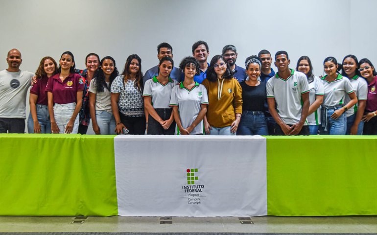 Prefeito Marcelo Beltrão e IFAL assinam termo de contratação de novos estagiários