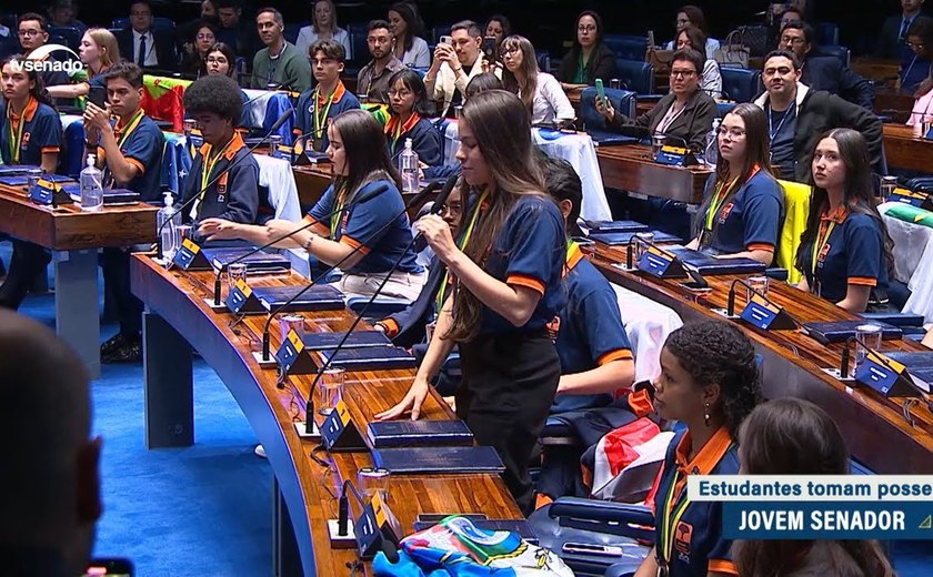 Jovens senadores tomam posse e escolhem presidentes de comissões