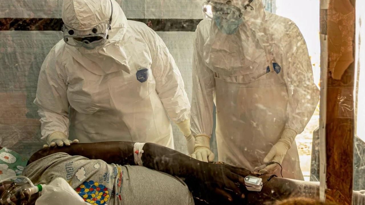 Surto de ebola ultrapassa 10 mil casos na África e deixa quase 4,9 mil mortos na RDC