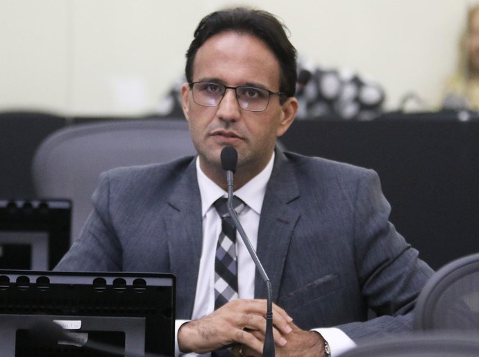 Aprovado projeto de lei que determina que cuidados íntimos na educação infantil sejam feitos somente por mulheres