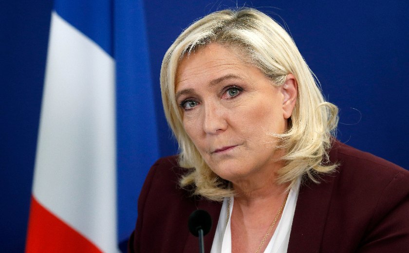 Atrás em pesquisas, Le Pen atrai votos com novo discurso e foco na economia
