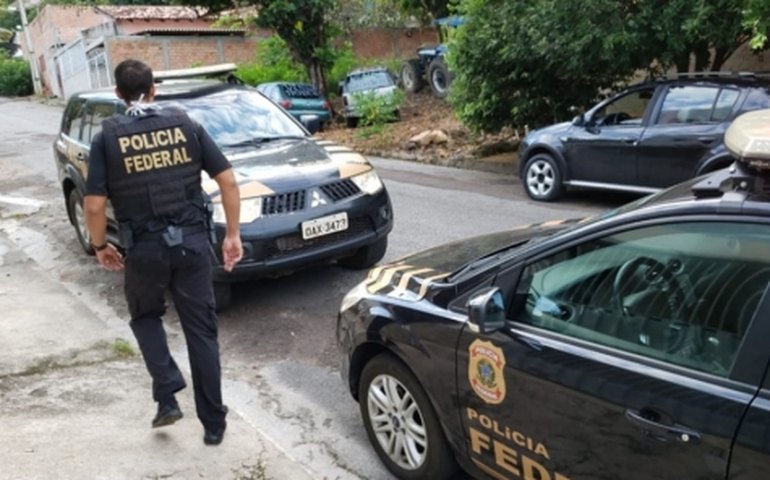 PF prende extremistas de grupo pró-governo