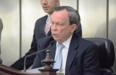 Assembleia emite nota em solidariedade ao senador Renan