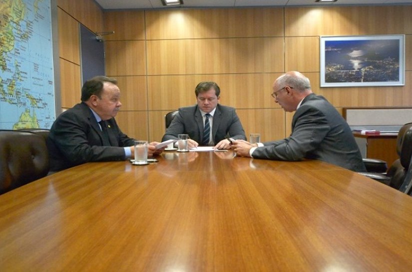 Ministério do Turismo debate agenda do setor com parlamentares e secretários