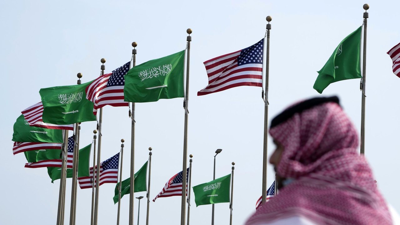 Arábia Saudita pode ser o 'freio de mão' para a gestão Trump em relação ao Oriente Médio, diz mídia