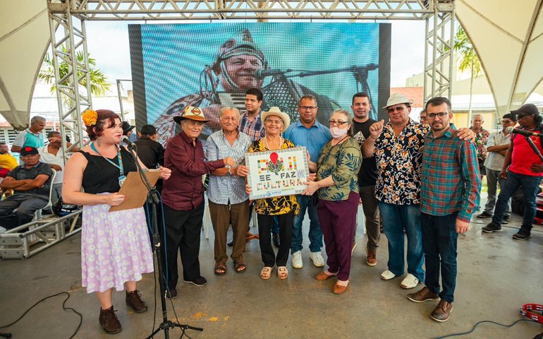 Prefeitura reúne gerações de sanfoneiros e homenageia mestres da cultura popular em edição do “Cultura na Praça