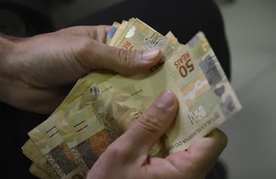 Proposta do Orçamento de 2026 prevê salário mínimo de R$ 1.631