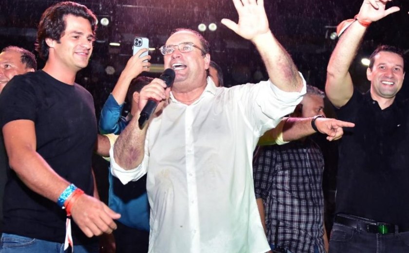 Prefeito Luciano destaca alegria da multidão e sucesso do São João no Lago da Perucaba