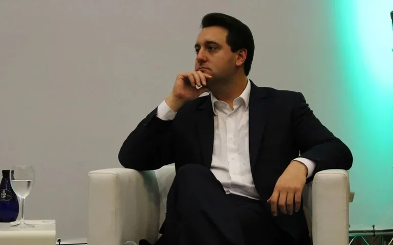 Ratinho Jr. venceria Lula e Michelle em disputa pela Presidência no PR, diz pesquisa