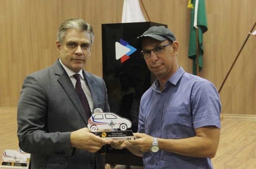 Detran premia CFCs que realizaram mais de 50 exames em Maio